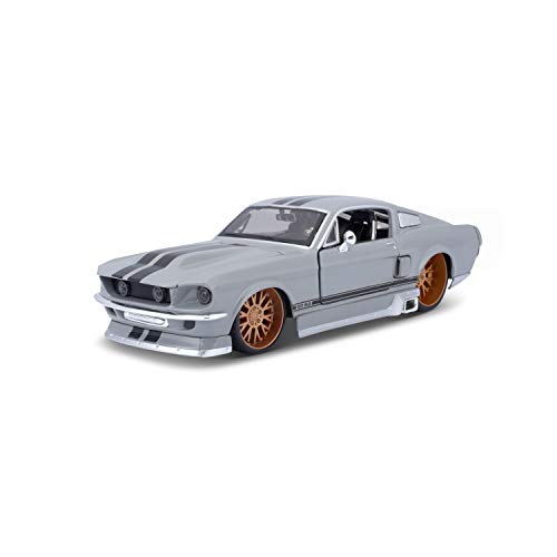 Maisto 1:24 Scale AS 1967 Ford Mustang GT Diecast Vehicle (Color may vary)